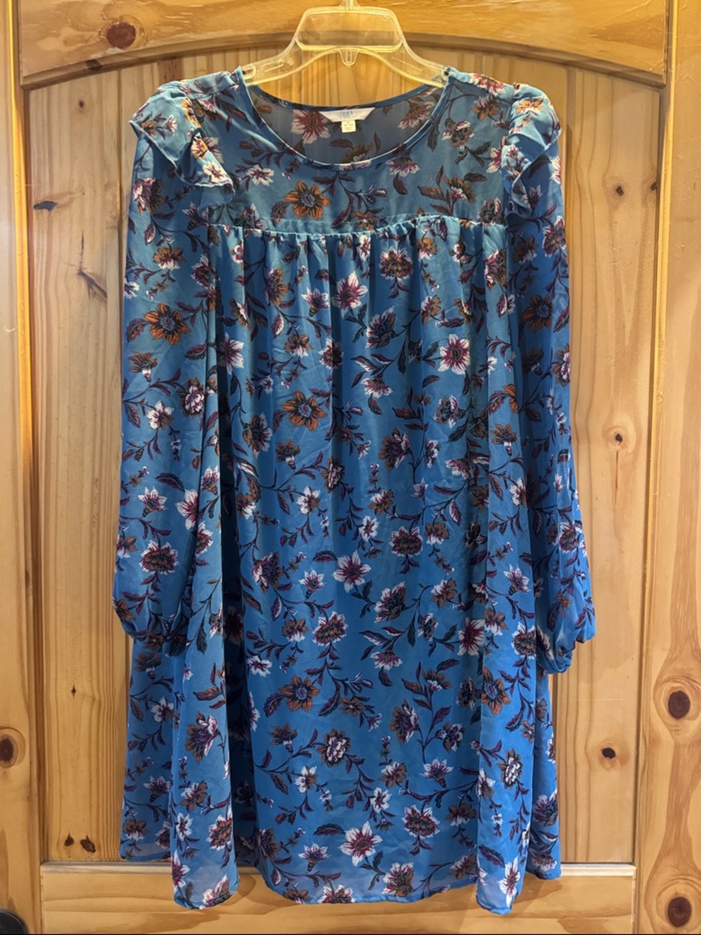 Time and Tru Blue Floral Scoop Neck Top